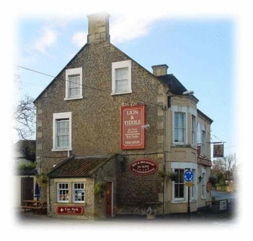 Lion And Fiddle Trowbridge Exterior foto