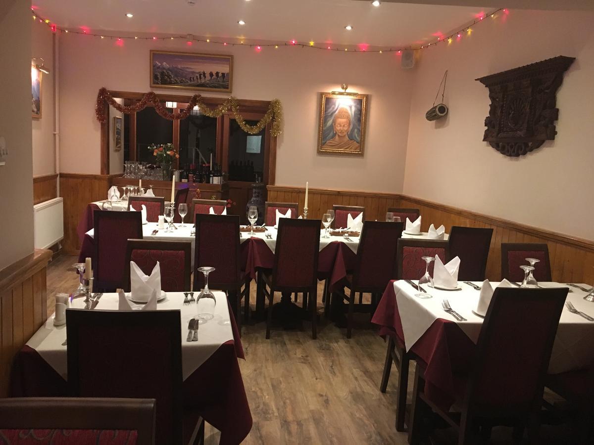 Lion And Fiddle Trowbridge Exterior foto